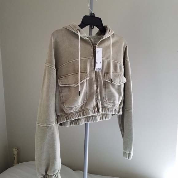 Urban Outfitters Tops - Urban Outfitters Womans M Cropped Hoodie NWT